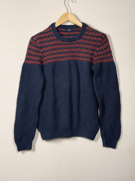 “KIABI” Navy Blue Knitted Sweater with Red Pattern 🌿🔥.